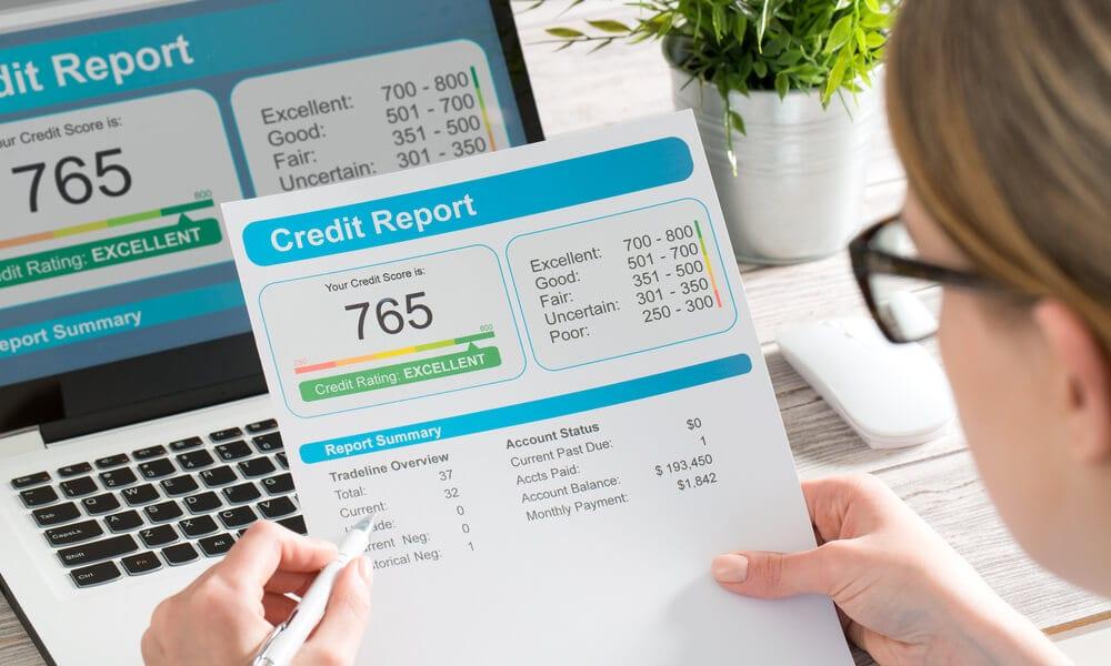 The Role of Credit Information in Customer Retention Strategies